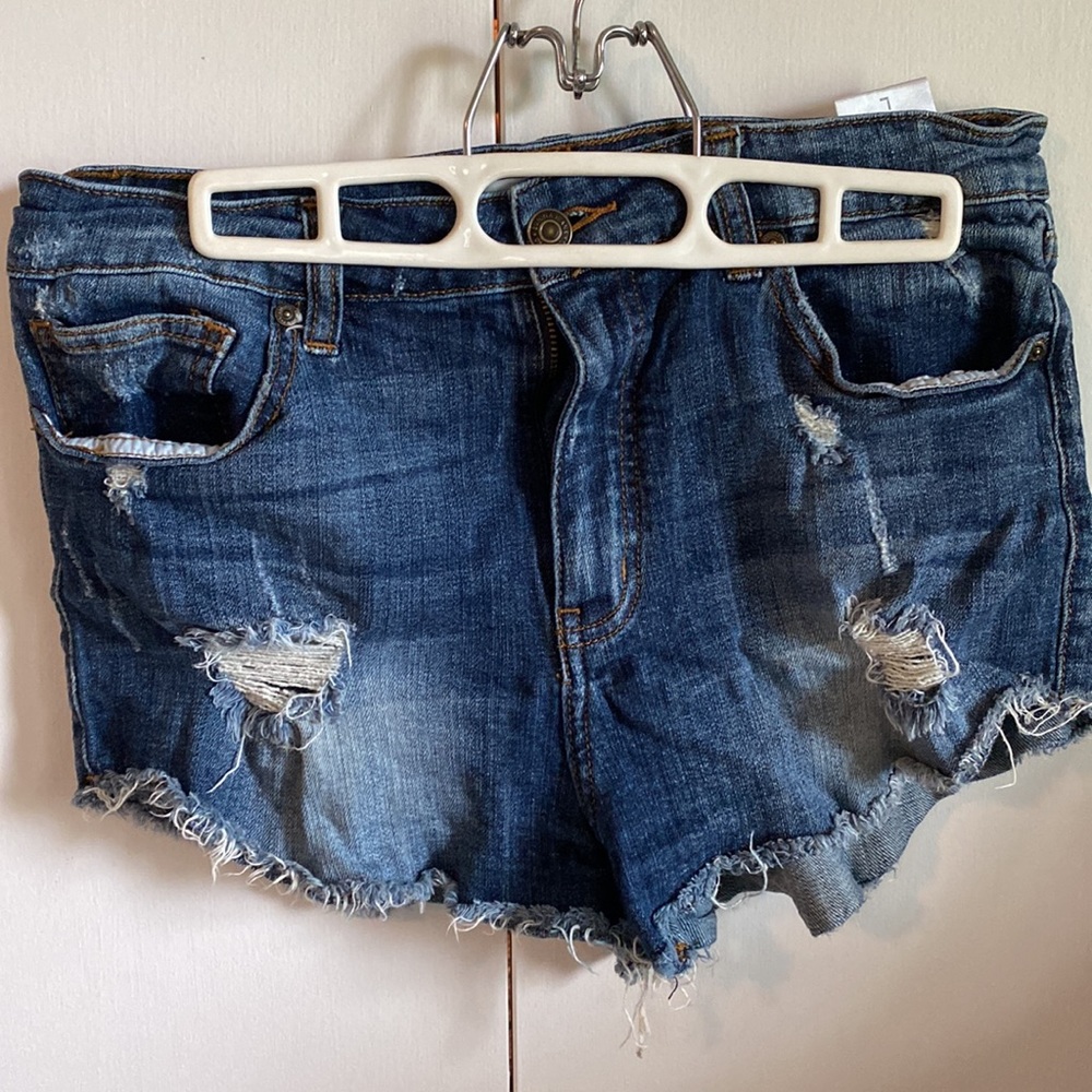 Medium wash jean shorts